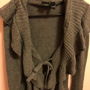 Day trip brand from Buckle ruffle sweater, size M